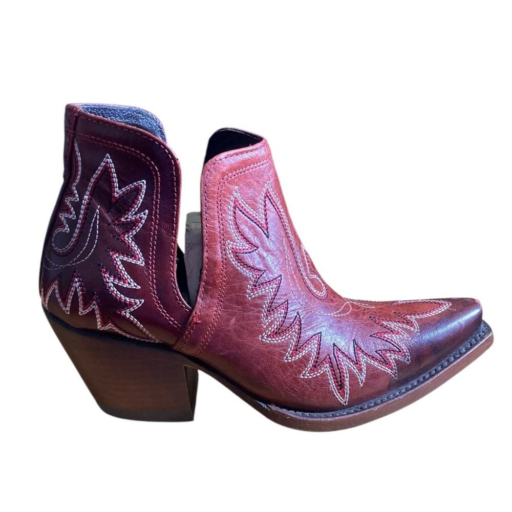 Ariat Women's Dixon Western Booties Weathered Red 6B
